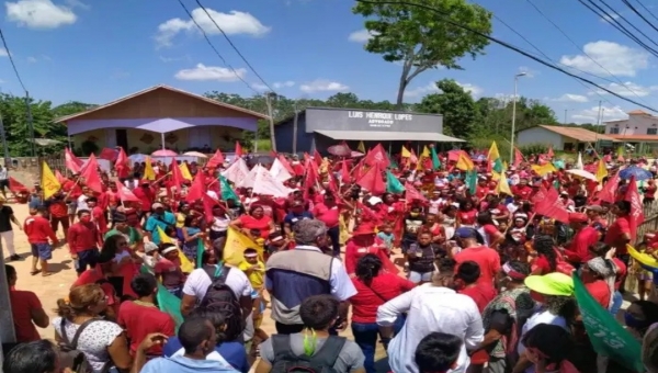 Em Jordão, candidatos realizam caminhadas em busca do eleitor